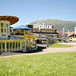 Alpelux Direkt An Der Skipiste & Im Sommerparadies 耶岑斯