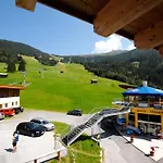 公寓 Alpelux Direkt An Der Skipiste & Im Sommerparadies 耶岑斯