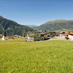 Alpelux Direkt An Der Skipiste & Im Sommerparadies Jerzens