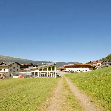 Alpelux Direkt An Der Skipiste & Im Sommerparadies *